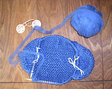Knitted Tote using unspun rovings